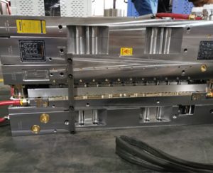 瓶胚模具
